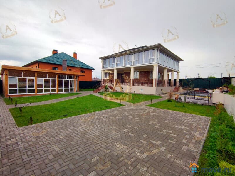 коттедж, 800 м&sup2;