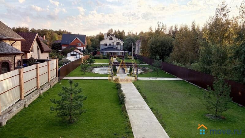 коттедж, 650 м&sup2;