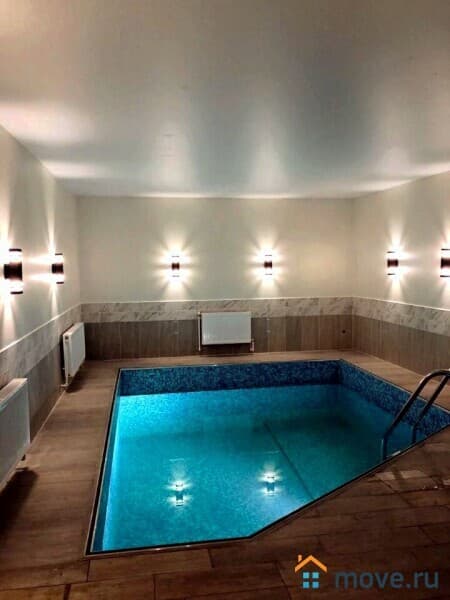 коттедж, 600 м&sup2;