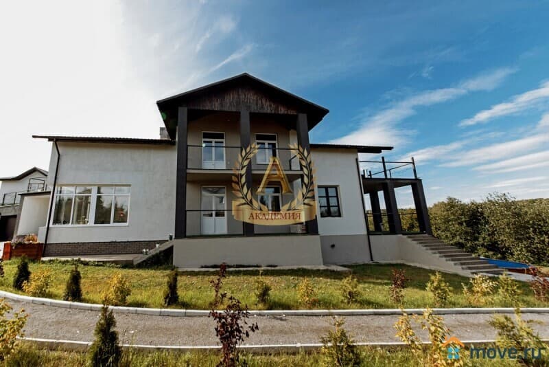 коттедж, 1200 м&sup2;