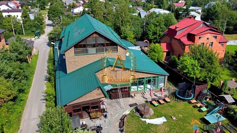 коттедж, 600 м&sup2;