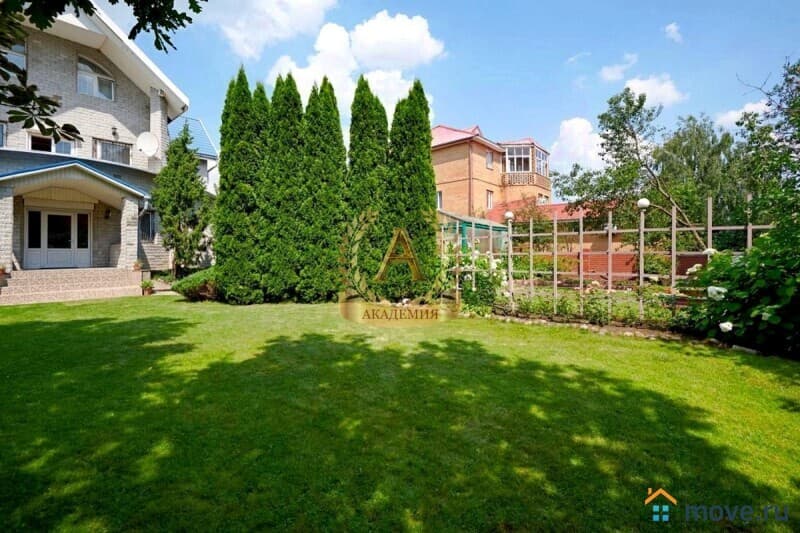 коттедж, 600 м&sup2;