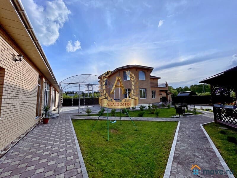 коттедж, 750 м&sup2;