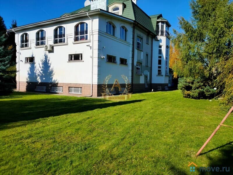 коттедж, 1500 м&sup2;