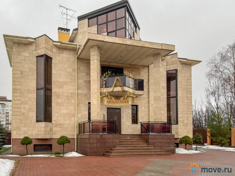 коттедж, 1300 м&sup2;