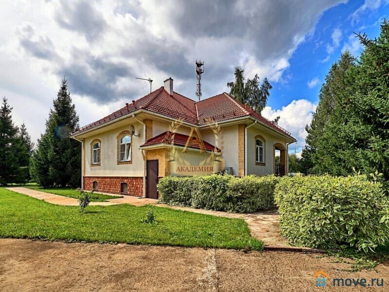 коттедж, 700 м&sup2;