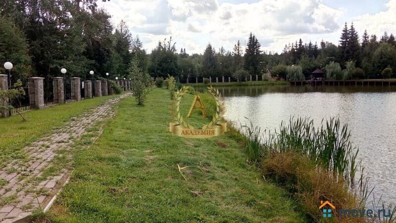 коттедж, 180 м&sup2;