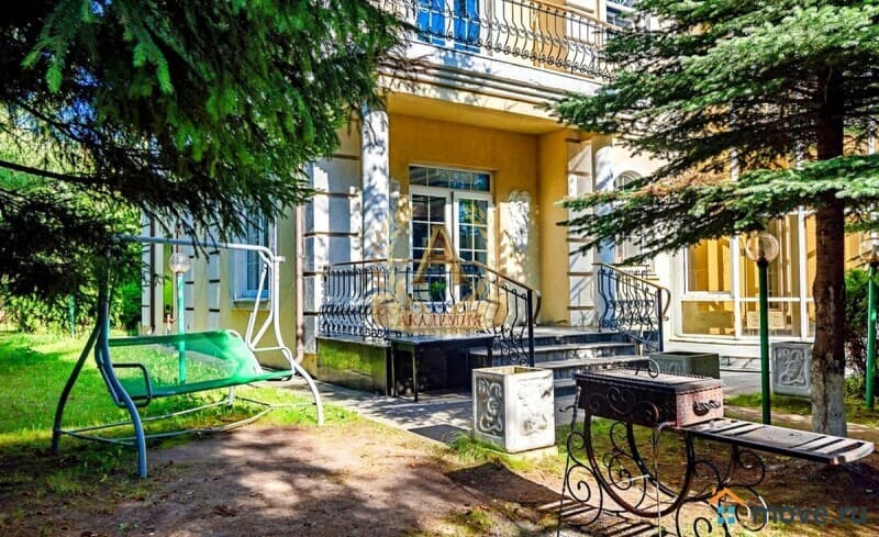 коттедж, 760 м&sup2;