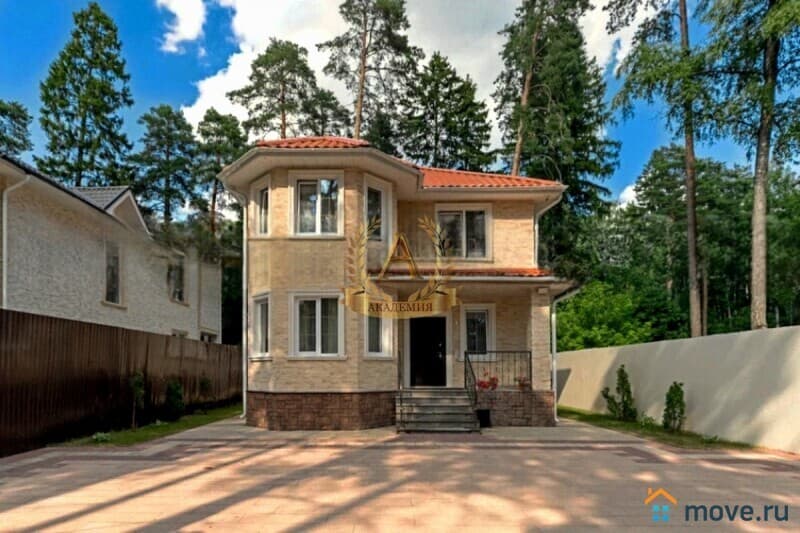 коттедж, 270 м&sup2;
