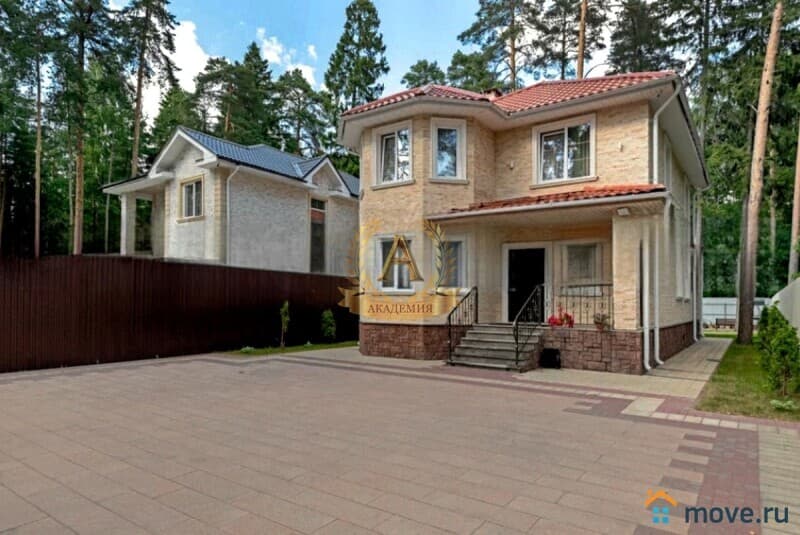 коттедж, 270 м&sup2;