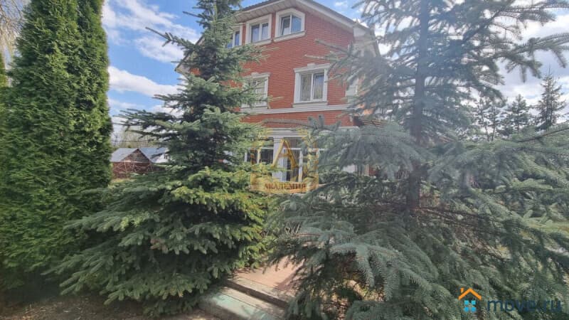коттедж, 300 м&sup2;