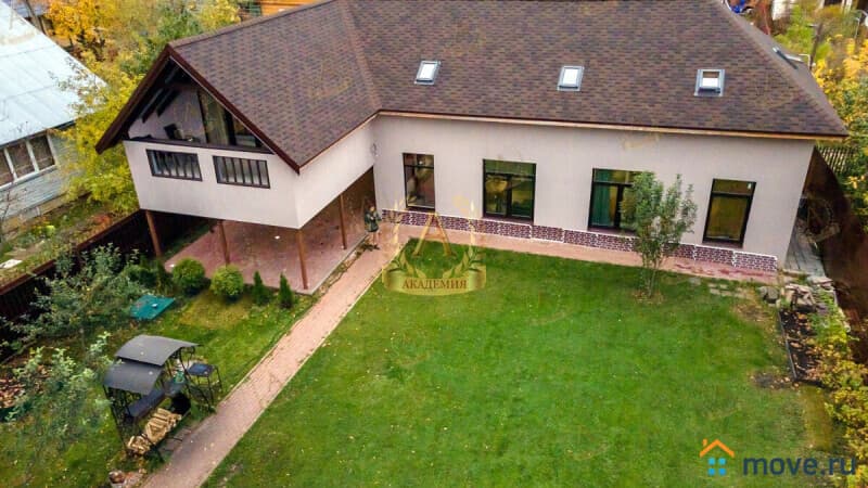 коттедж, 450 м&sup2;