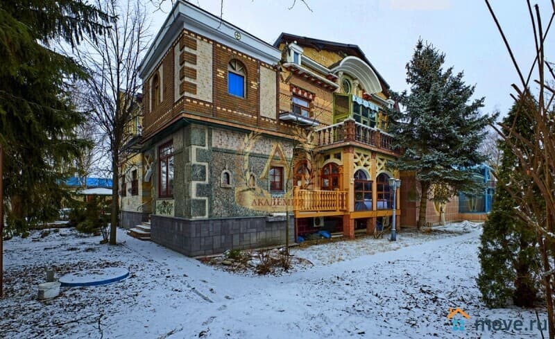 коттедж, 600 м&sup2;
