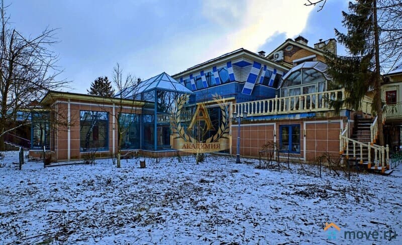 коттедж, 600 м&sup2;
