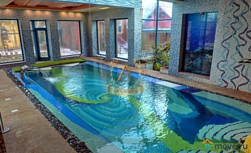 коттедж, 600 м&sup2;
