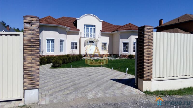 коттедж, 600 м&sup2;