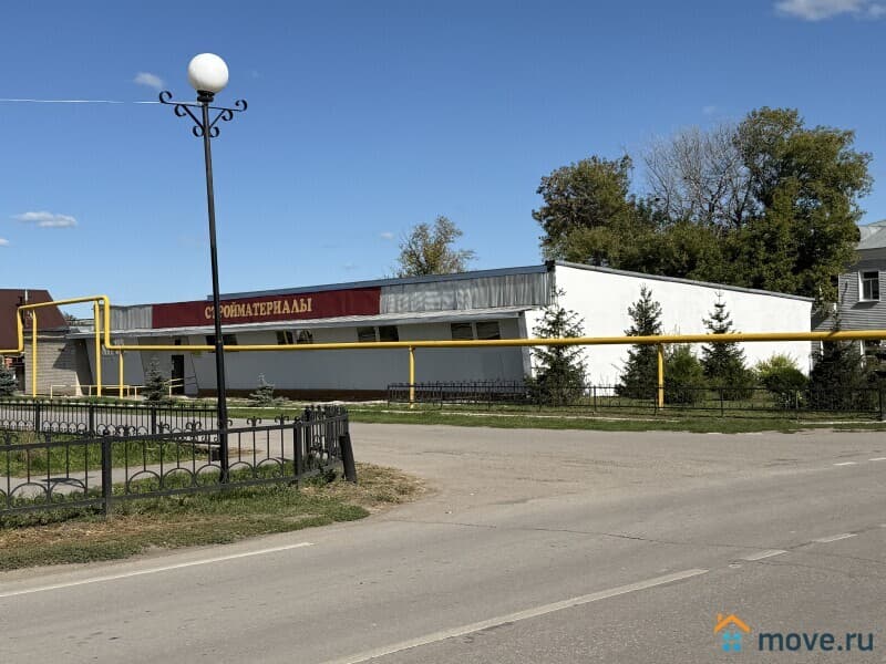 нежилое здание, 701 м&sup2;