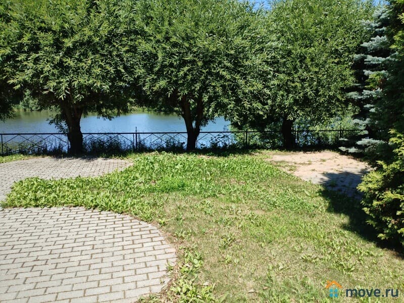 нежилое здание, 708 м&sup2;
