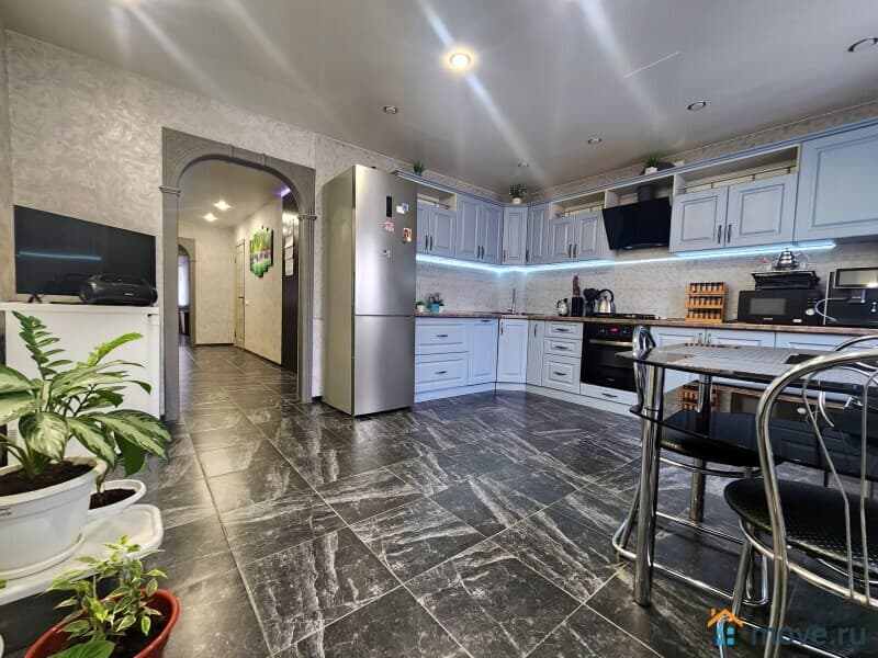 3-комн. квартира, 93 м²