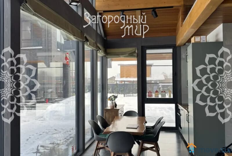 коттедж, 240 м&sup2;