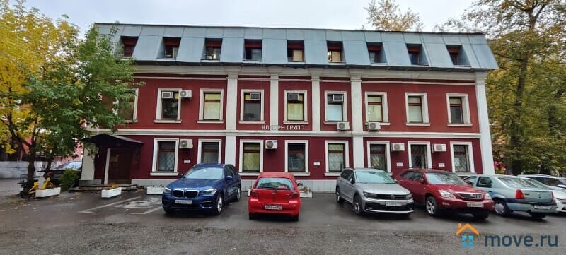 нежилое здание, 1800 м&sup2;