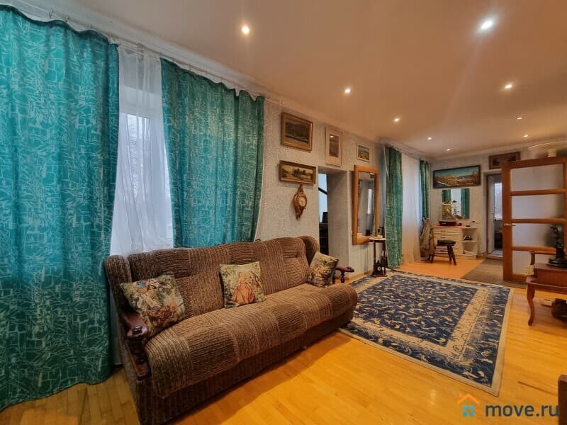 дом, 370 м&sup2;